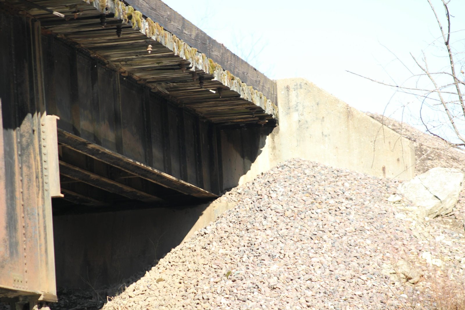 North abutment